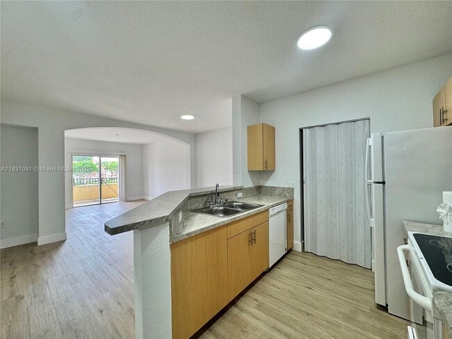 Photo - 1903 Belmont Ln Unidad 1903 Rental