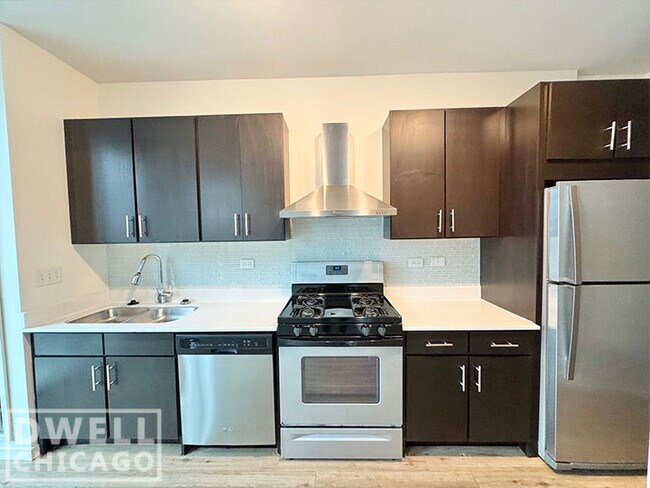 Photo - 3704 N Halsted St