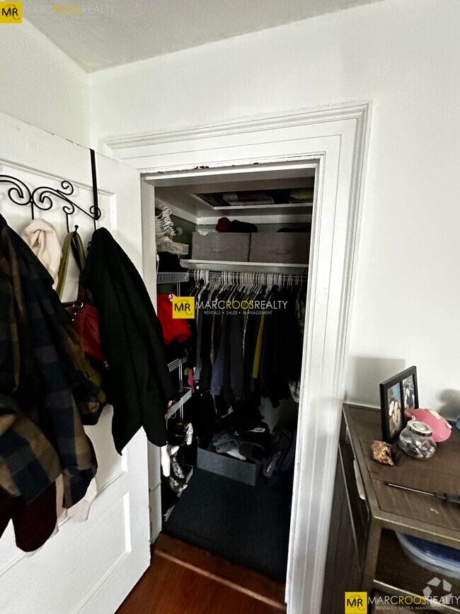 Building Photo - 456 Beacon St Unit 5F Rental