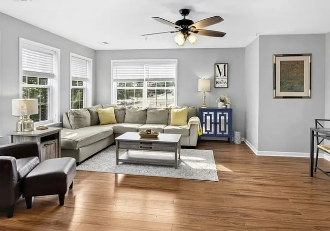 Photo - 14 N School Ln