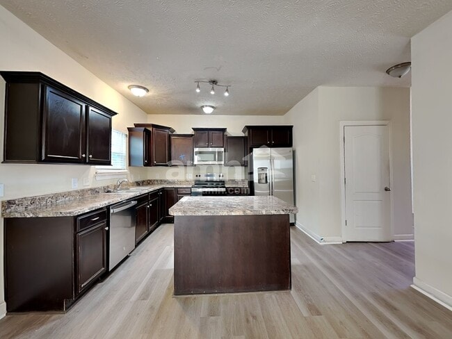 Photo - 908 Cabernet Trl