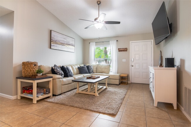 Photo - 888 Florida Pky