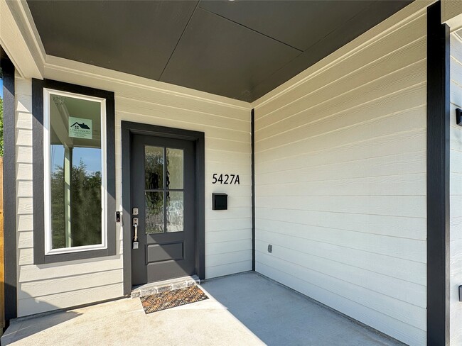 Photo - 5427 Bellfort Ave