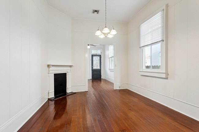 Photo - 1535 Dublin St