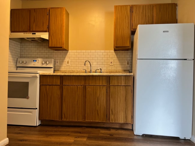 Photo - 232-238 Elyria St Unidad 35