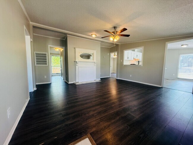 Photo - 17 Jefferson Ln