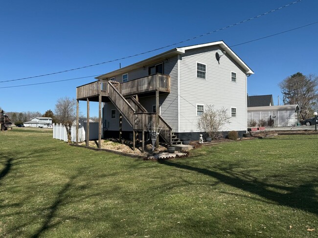 Photo - 6818 Dunkard Rd