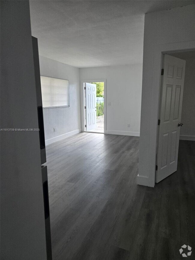Building Photo - 2617 NW 23rd Ave Unit 1 Rental