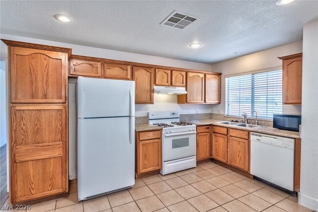 Photo - 3327 Erva St Unit 204