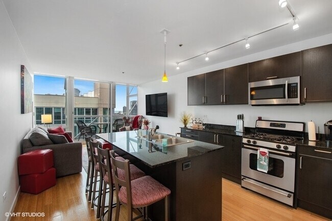 Photo - 653 N Kingsbury St Unit 2104