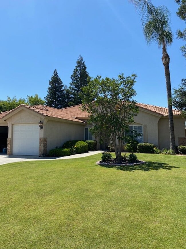 Photo - Gorgeous 4 Bedroom 2 Bath Home W/Pool!