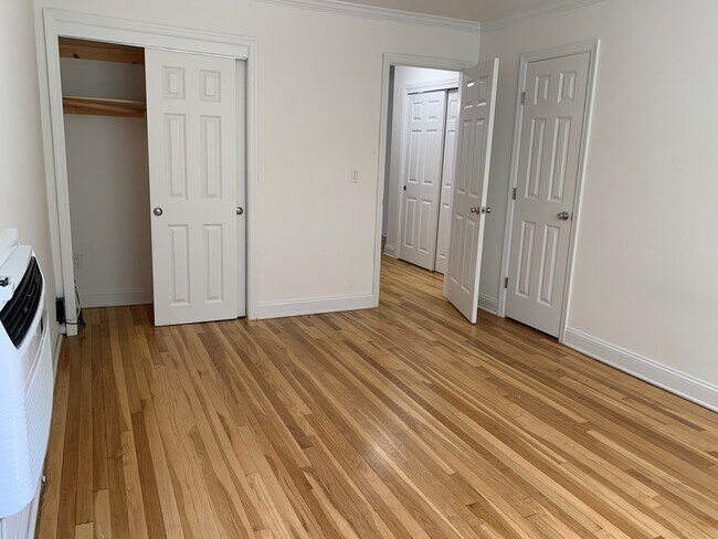 Bedroom pic 1 - 1Bd 1Ba