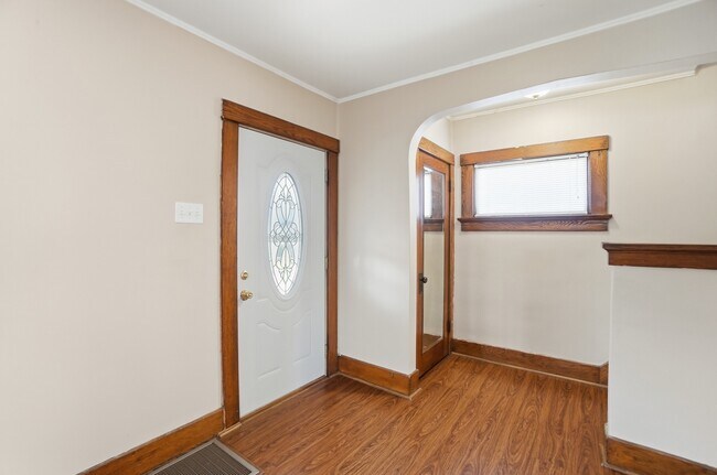 Photo - 1033 Forest Ave