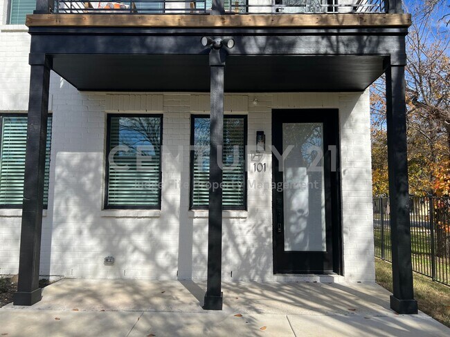 Building Photo - Contemporary 2/2 Apartment in Waxahachie For Rent! Unit 101