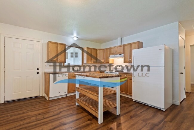 1468 E Burnham Ave