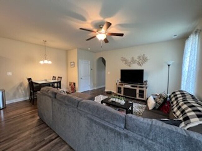 Photo - 3 bedroom 2 bathroom townhome in quiet neighborhood