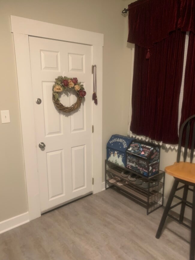 Photo - 31 Snowling Rd Unit Two