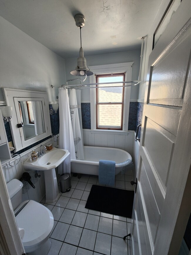 Photo - 2223 S Winchester St