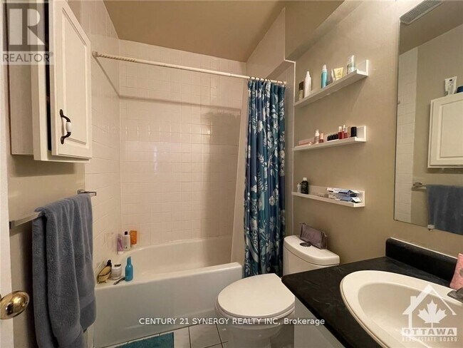 Photo - 450 MacLaren St Unit 8
