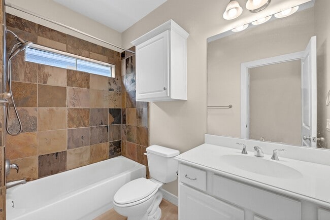 Photo - 1204 Cohn St