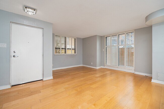 Photo - 89 McCaul St