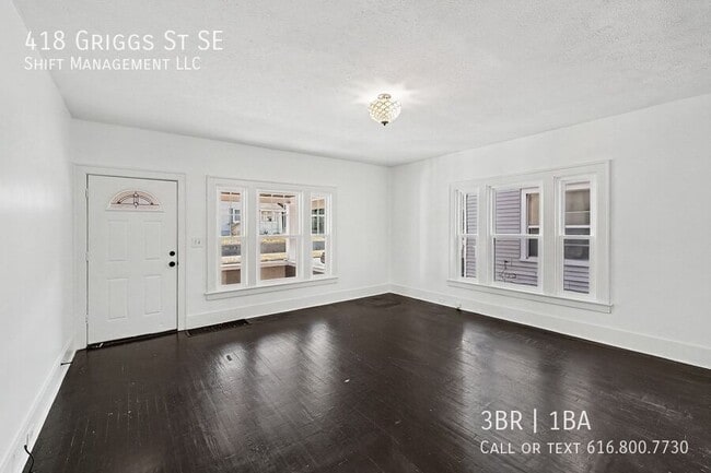 Photo - 418 Griggs St SE