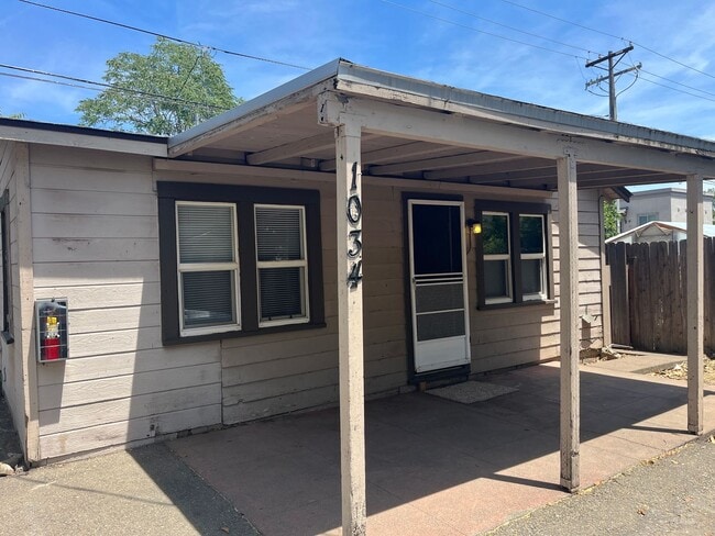 Building Photo - Cozy 2 bed and 1 bath in South Redding