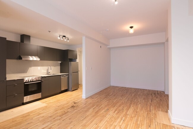 Photo - 4350 Av. de l'Hôtel-de-Ville Unit 301