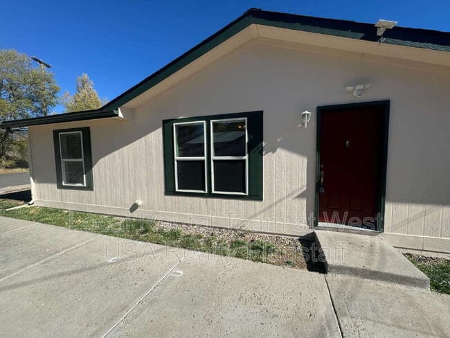 Photo - 405 W Phoenix Ave