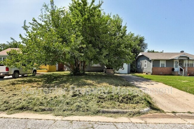Building Photo - 3616 NW 27th St Rental