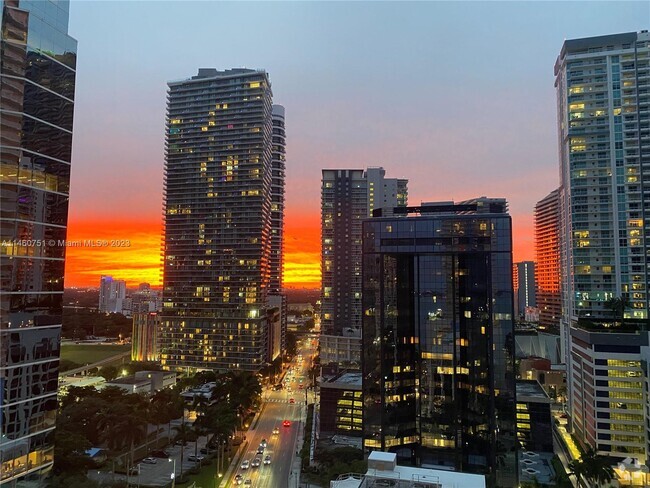 Building Photo - 1200 Brickell Bay Dr Rental