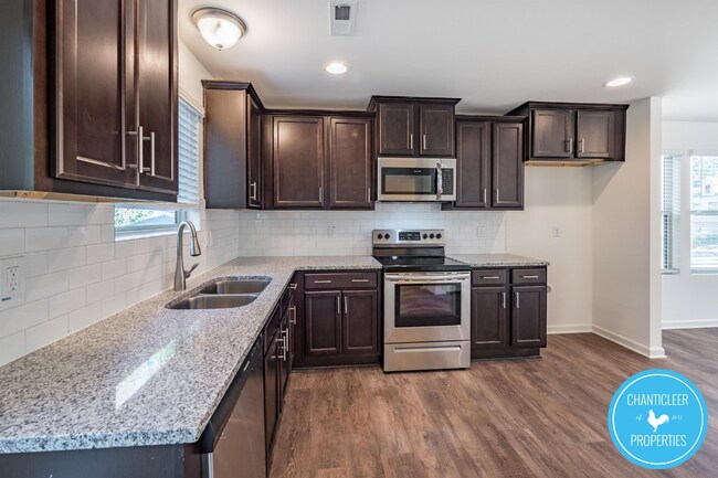 Photo - 1212 Haybrook Ln