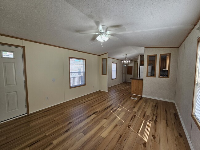 28 Pine Cir