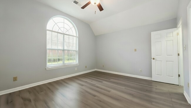 Photo - 6967 Manslick Rd