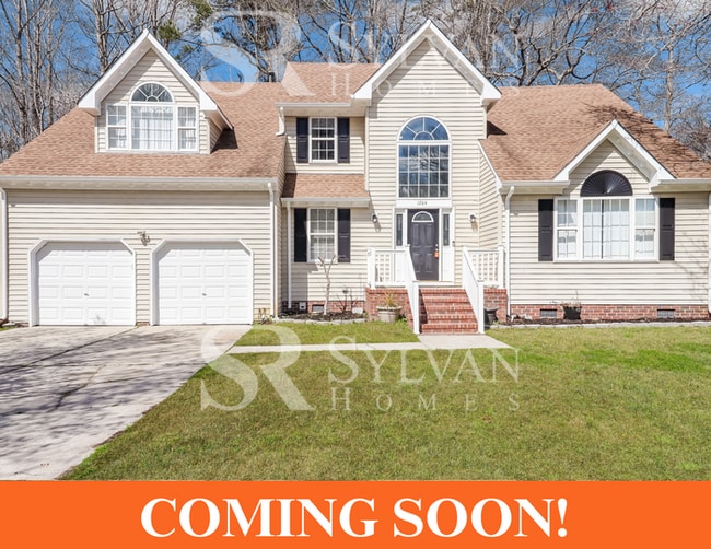 Building Photo - Easy living in this 4 BR, 2.5 BA home