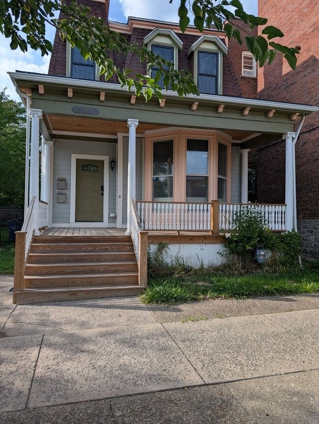 Building Photo - 244 Virginia St Rental