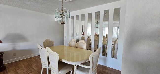 Photo - 2450 Canadian Way Unidad 26