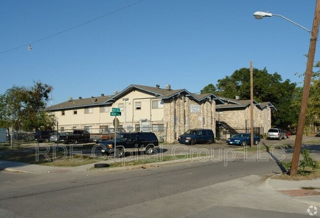 Building Photo - 921 Ann Ave Unit 204 Rental
