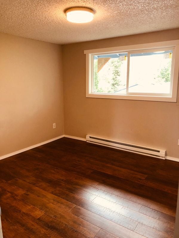 Photo - 627 SE Russell St