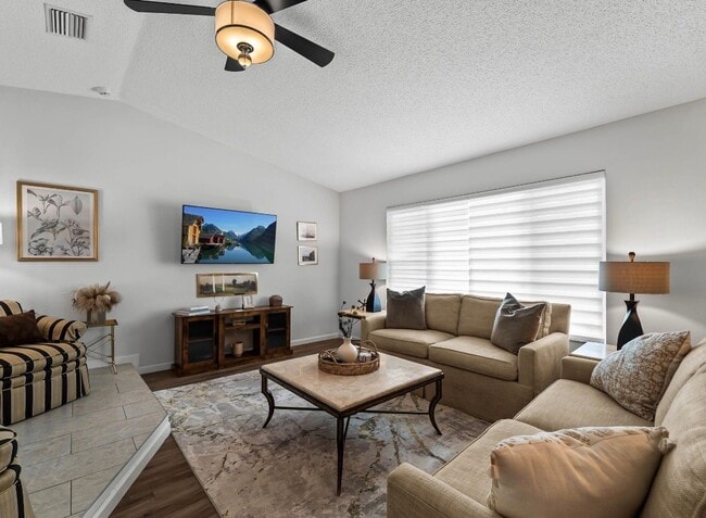 Photo - 1535 Ultramarine Ln