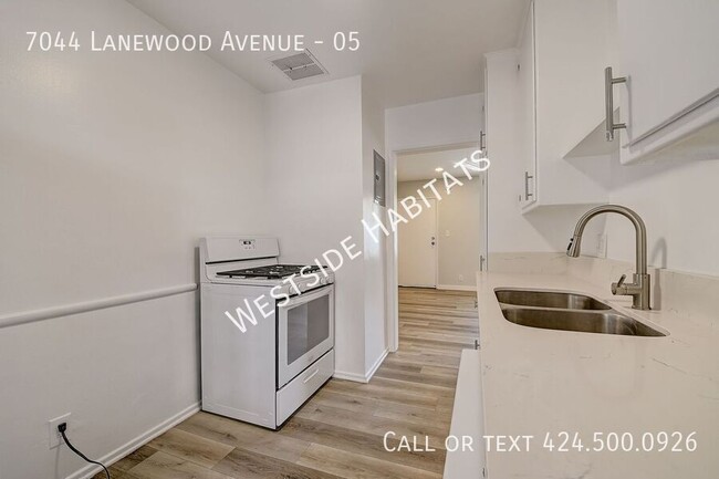 Photo - 7044 Lanewood Ave Unidad 05