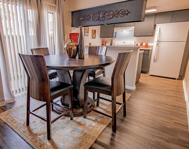 Building Photo - 15100 Golden Eagle Dr Unit 1008