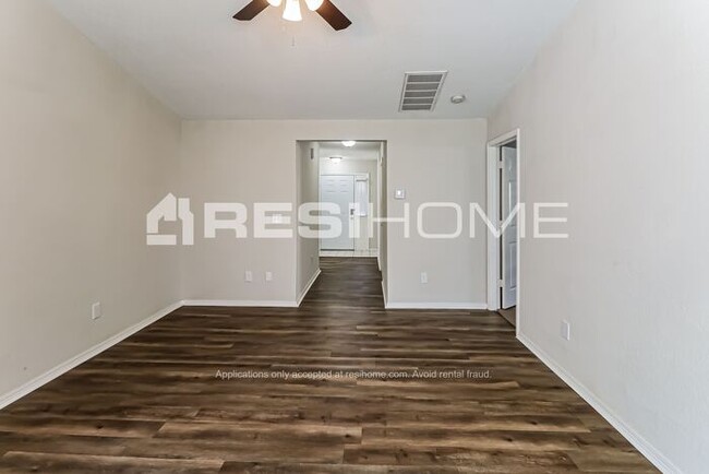 Photo - 3037 Pinecrest St