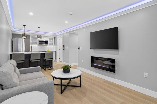 THE SUMMIT at 201 OAK AVENUE