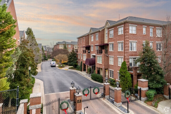 Entrada - Brookwood Place On Peachtree