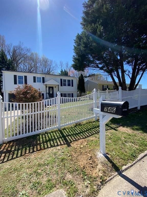 Photo - 746 St John Saint