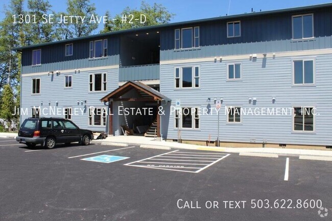 Building Photo - Second level 2 bed/ 1 bath with 1 Assigned... Unit #2-D Rental