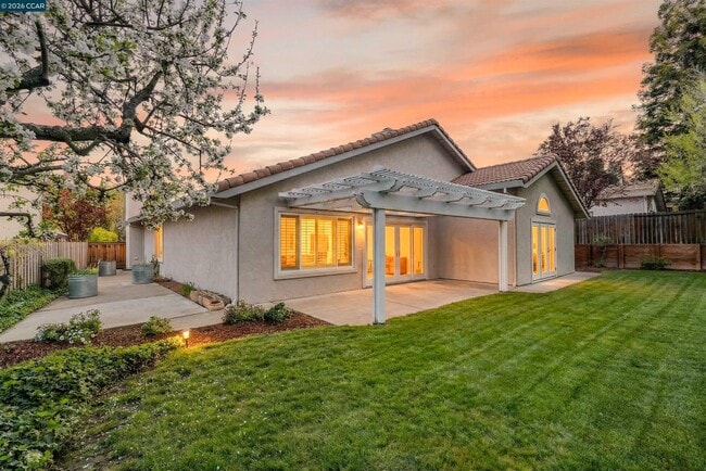 Photo - 313 Deepcreek Ct