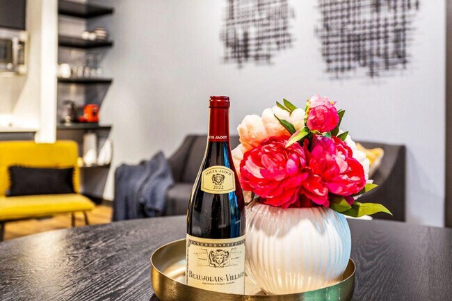 Photo - 611 Commerce St Unidad ID1267085P