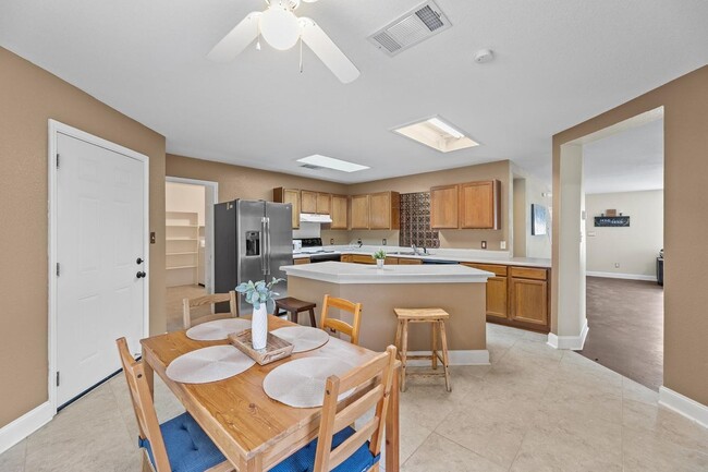 Photo - 904 Purple Martin Ct